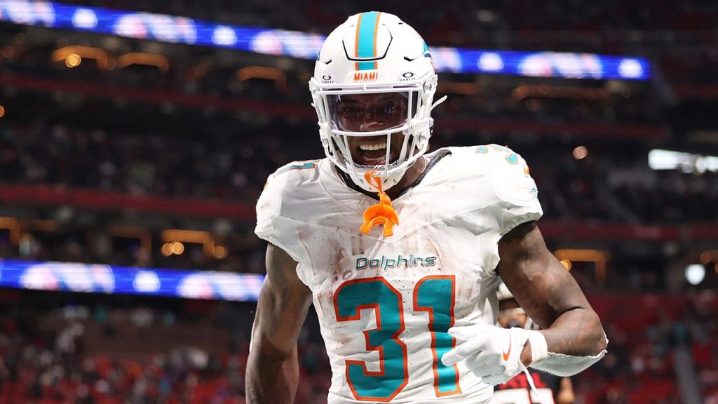 Dolphins’ Ollie Gordon II irate after penalty