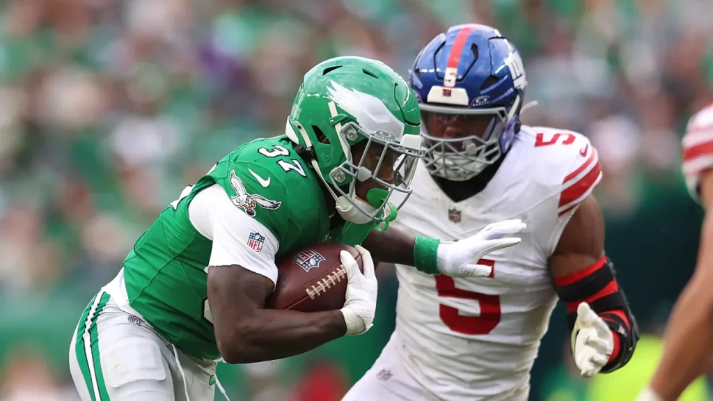 Giants’ Kayvon Thibodeaux upset over non-fumble call vs Eagles