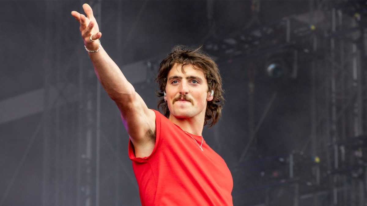 Benson Boone jokes about Grammy snub for his #39 Mystical Magical #39 song