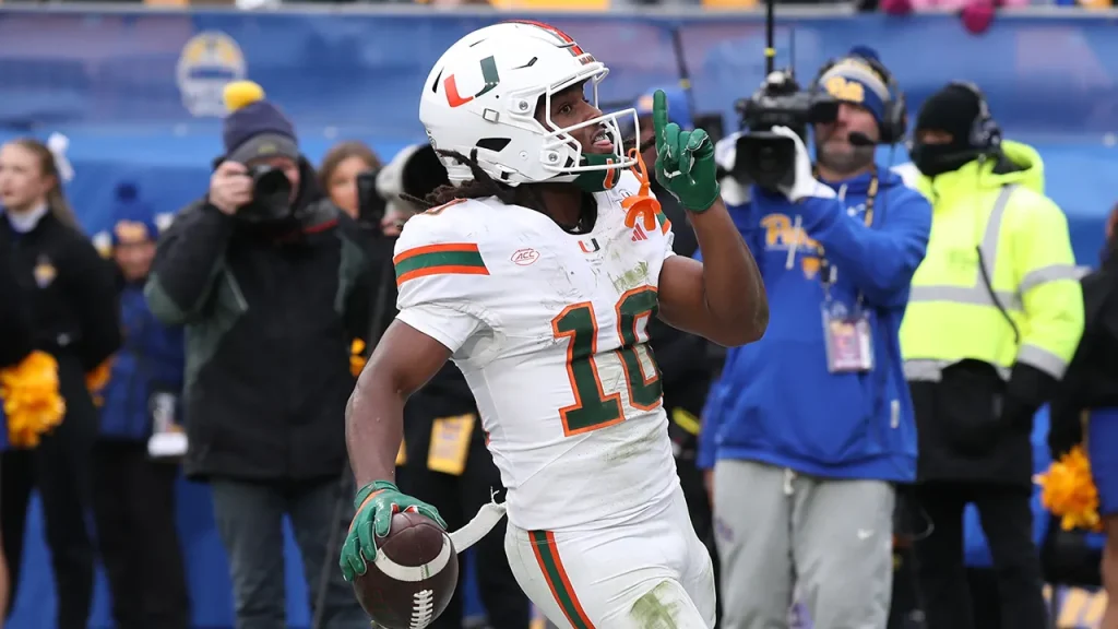 Miami handles Pitt to keep College Football Playoff hopes alive