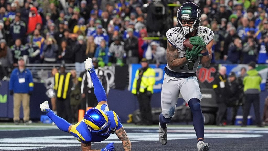 Seahawks stun Rams with comeback, OT win
