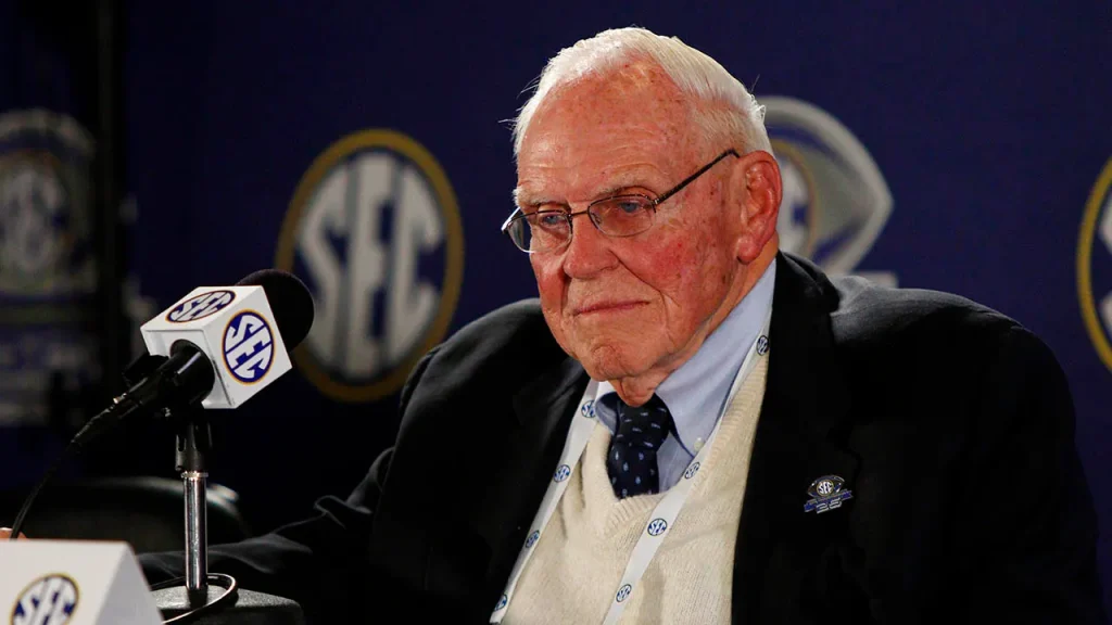 Former SEC Commissioner Roy Kramer dead at 96